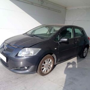 toyota_auris